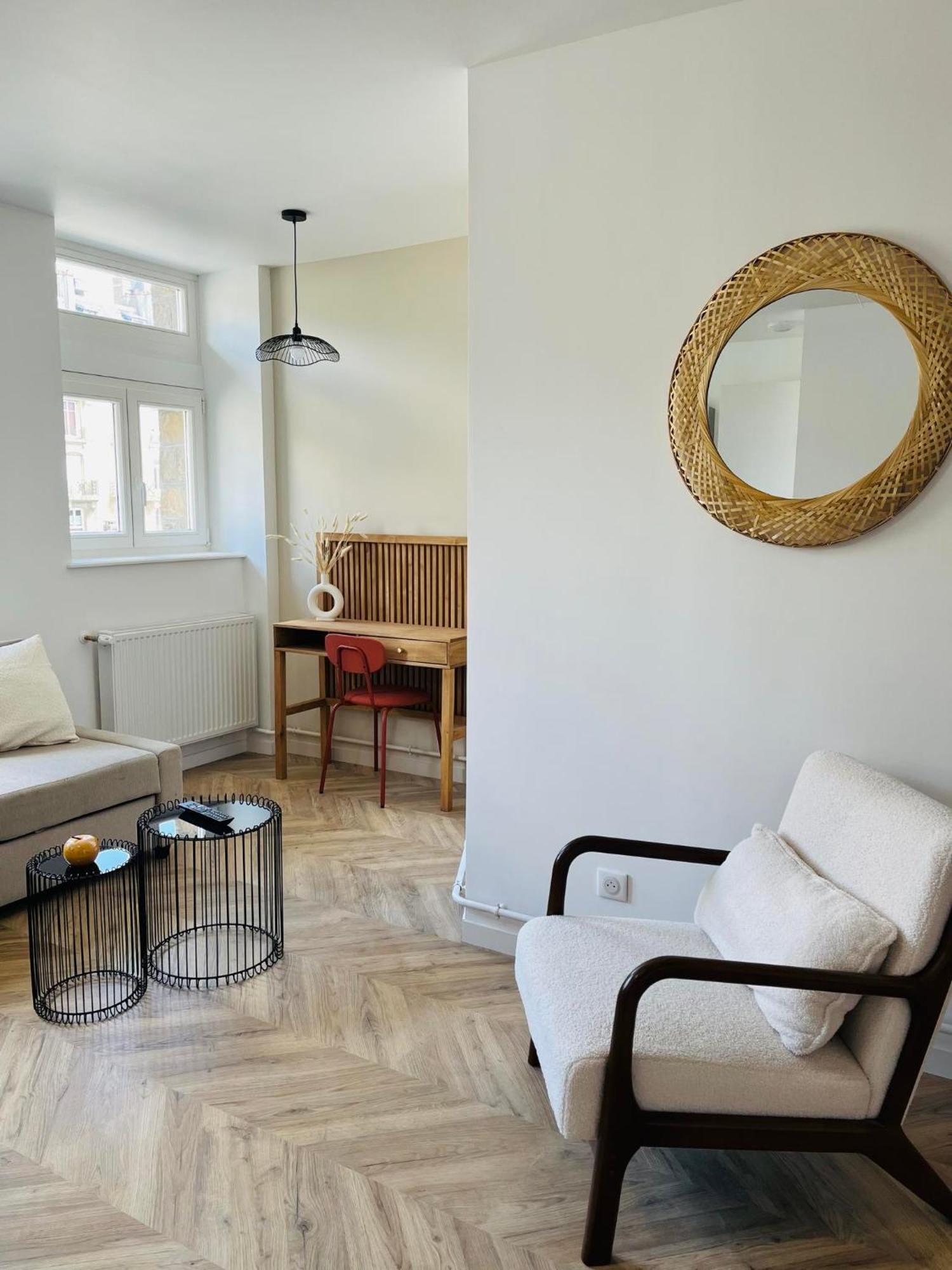 Appartement Cosy & Moderne 6 Personnes Centre Charleville-Mezieres - Ardennes Ngoại thất bức ảnh