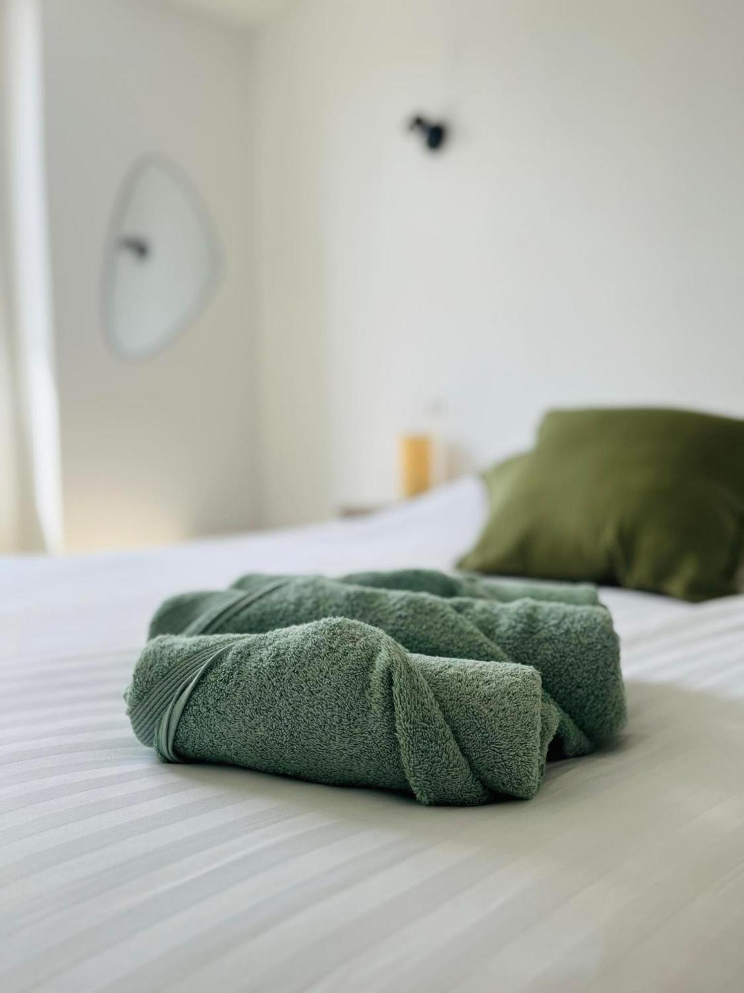 Appartement Cosy & Moderne 6 Personnes Centre Charleville-Mezieres - Ardennes Ngoại thất bức ảnh