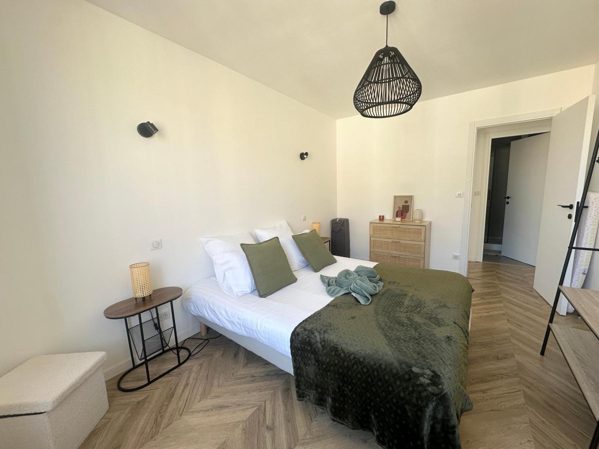Appartement Cosy & Moderne 6 Personnes Centre Charleville-Mezieres - Ardennes Ngoại thất bức ảnh