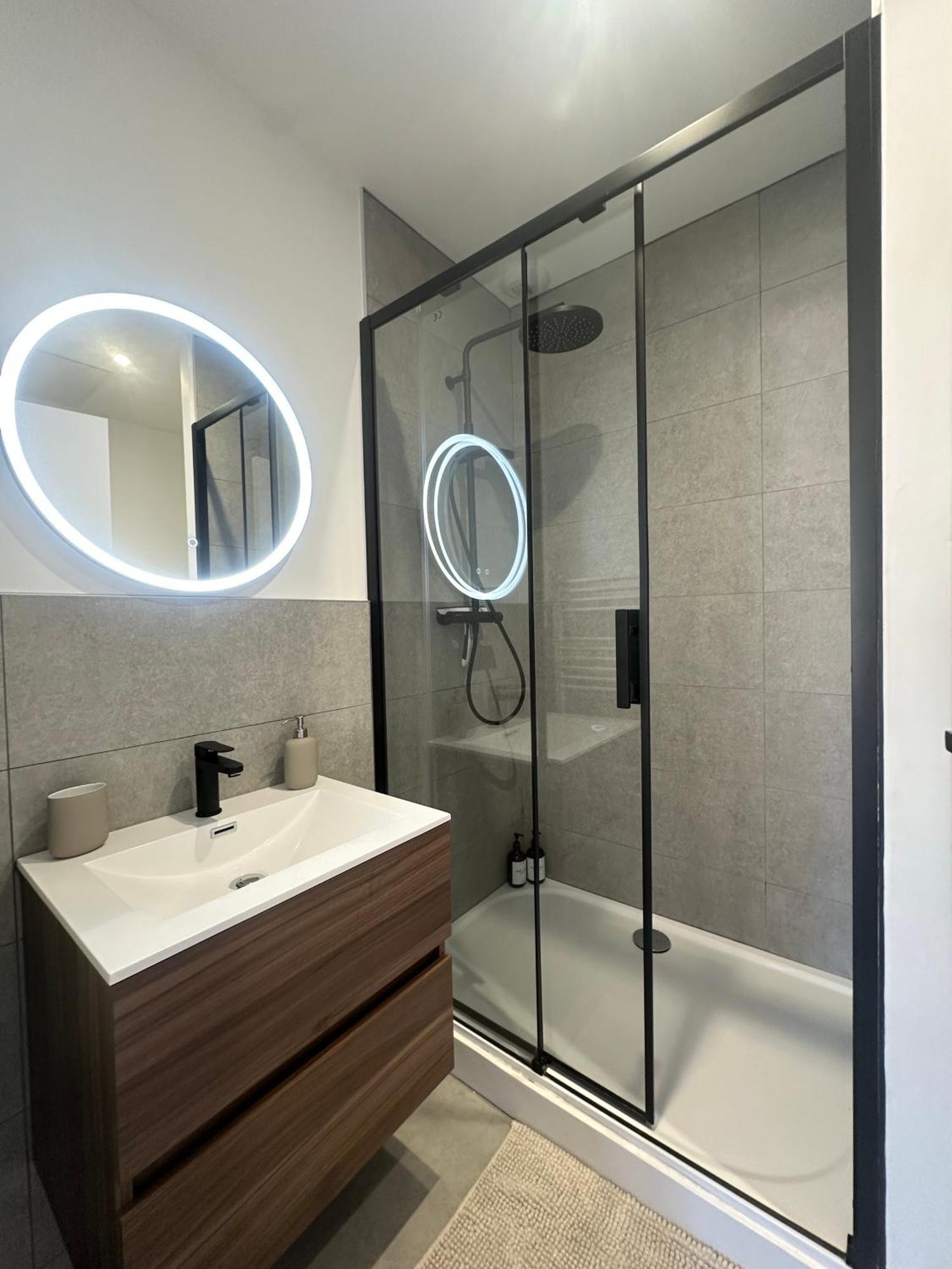 Appartement Cosy & Moderne 6 Personnes Centre Charleville-Mezieres - Ardennes Ngoại thất bức ảnh